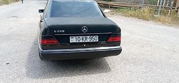 sprinter 2009 mercedes: Mercedes-Benz E 250: 2.5 l | 1993 il Sedan — 3