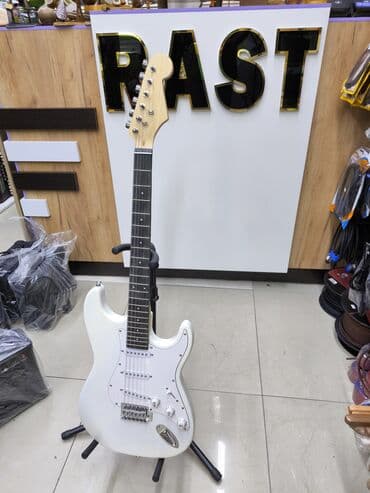 sarayeva küçəsi: Elektron gitara, Yamaha, 6 sim, Yeni, Ünvandan götürmə — 1