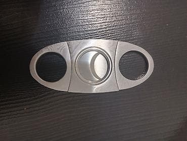İki tərəfli bıçaqlı siqar kəsici - Material: metaldan hazırlanmış