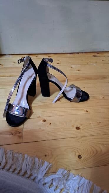 parca krasofkalar: 50 manata alinib. 1 2 defe toya geynilib yeni kimidir. - Rəng: qara — 5