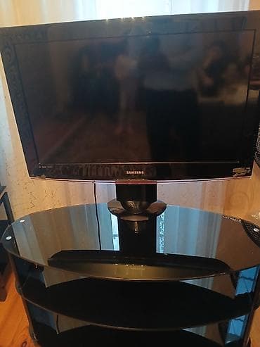 samsung tv ölçüleri: Düz TV altlığı, Polkalı, Şüşəli — 3