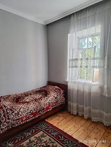 satlan evler: Ailəyə daimi qalmaq üçün kirayə verilir. Xudat şəhəri 1 May küçəsində — 6