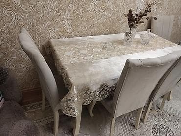 4 qapili dolab: Qonaq otağı üçün, İşlənmiş, Açılan, Dördbucaq masa, 6 stul — 4