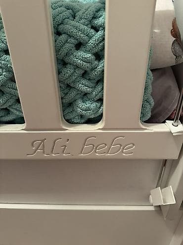 usaq bewiyi: Oğlan və qız üçün, İşlənmiş, Dördbucaq, Beşik, Dəst ilə, Matras ilə, Yellənmə mexanizm ilə — 5