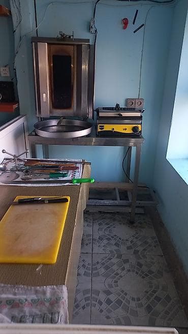 doner kesen: Doner və fast‑food üçün tam avadanlıq paketi Tərkib: - Elektrik doner — 3