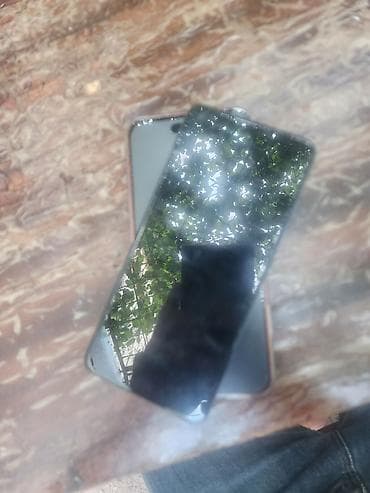 Məhsul: İki ədəd smartfon Təsvir: - Ekran: Tam ekran dizayn, ön — 1