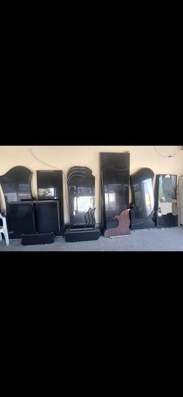 yuxuda nişan üzüyünün qaşının düşməsi: Qəbir daşları — 17