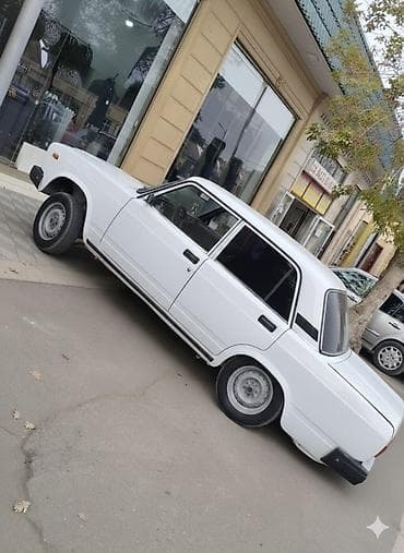 azsamand diskleri: Lada 2107, ağ rəng, sedan kuzov. Əsas xüsusiyyətlər: - Benzin — 2