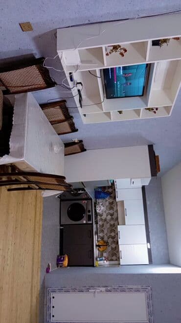 Toyota: Satış üçün: 3otaqlı, mətbəx-studio planlı mənzil Təsvir: - Geniş zal — 3