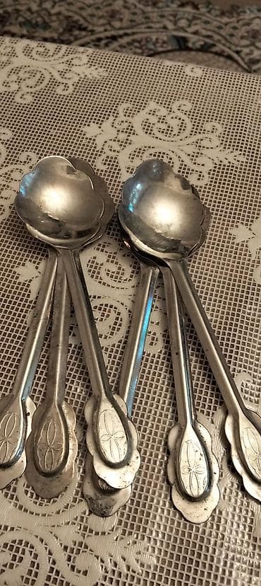 quran kitabı: Sovet dövründən qalma nişan — 1