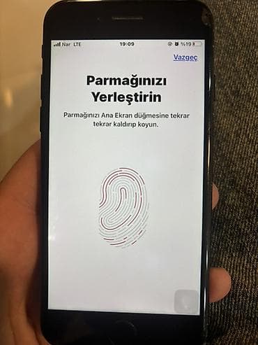 iphone 8 kreditle: IPhone 7, Qara, Barmaq izi — 4