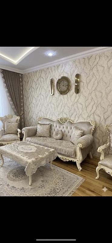 Klassik üslubda qonaq otağı dəsti - Dəst tərkibi: 3 yerlik divan, 2