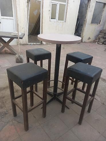 ofis stolları: Bar üçün hündür masa və oturacaqlar yaxşı vəziyyətdədir fıstıq — 4