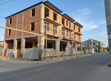 Yeni tikili – 3 mərtəbəli kommersiya və yaşayış təyinatlı bina karkası