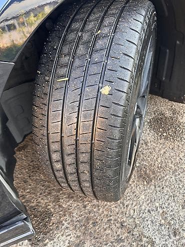 tesla model x: Changan Uni-V: 1.5 l | 2023 il 100300 km Sedan — 5