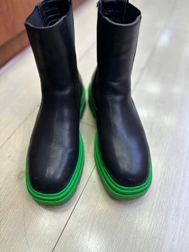 Səndəl və şəp-şüplər: 40razmer bot — 2