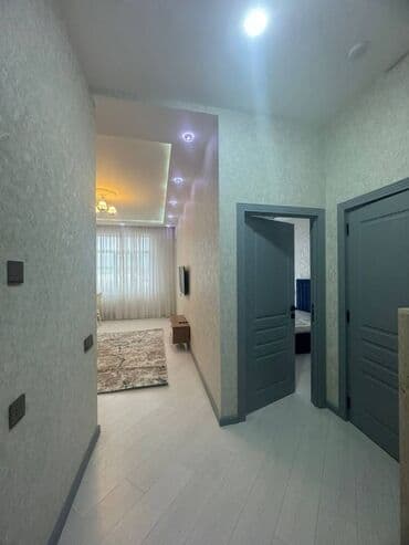gunluk evler ucuz: Qaraçuxur,Aura şadlıq sarayı yaxınlığında,6 mərtəbə yeni — 8