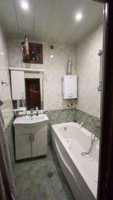 gunluk evler yasamalda: Binəqədi rayonu,9 mkr,Tərlan şadlıq sarayı ilə üzbəüz,2 — 11