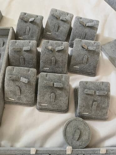 Аренда оборудования: Bijuteriya üçün vitrinlər Az istifadə olunub Hamsı birlikdə 130 azn 😍 — 9