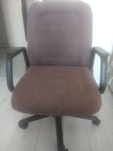 Ofis və oyun kresloları: İşlənmiş, Təkərli, Qolları tənzimlənmir, Parça — 1