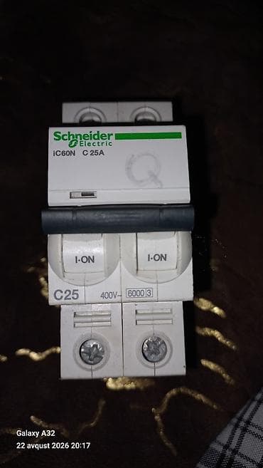 Schneider Electric Elektrik avtomat, 1 faza, 220 Vt, Kredit yoxdur, Ünvandan götürmə — 1
