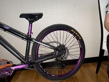 ushaq velosipedi: Dirt/Street tipli dağ velosipedi – 26” - Çərçivə: alüminium, mat qara — 1