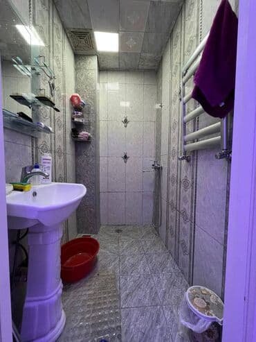 kiraye ev 7 mkr: Mənzil kirayə verilir. Həzi Aslanov metrosu, 22.7 mərtəbə, 3 otaq, 70 — 12