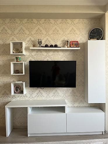 Tv stend və masa birlikdə və ya ayrılıqda satılır. Heç bir sınıq — 1