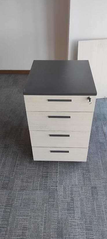 dolab 2ci əl: Məhsul: Ofis üçün masa dəsti Təsvir: - Minimalist dizaynlı iş masası — 6