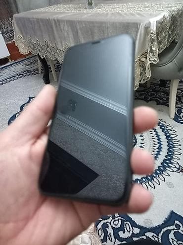 iphone 13 ekran: IPhone 11, Qara — 2