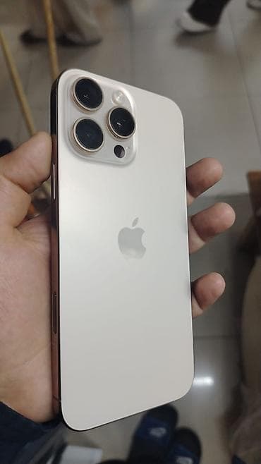s 23 telefon: IPhone 16 Pro Max, 256 GB — 4
