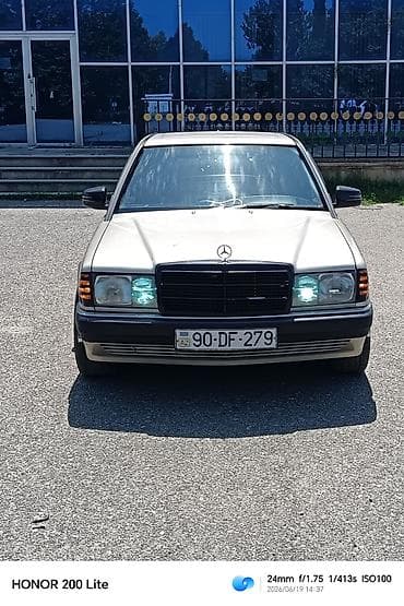 diffuser satisi: Mercedes-Benz 190 (W201): 2 l | 1990 il Sedan — 4