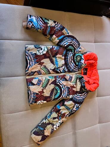 almaniyada saat neçədir: Куртка М размер плотно облегает фигуру удобная / Kurtka razmer : M — 3