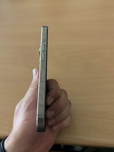apple vision pro 256gb: IPhone 16 Pro, 256 GB, Gümüşü, Face ID, Sənədlərlə — 4