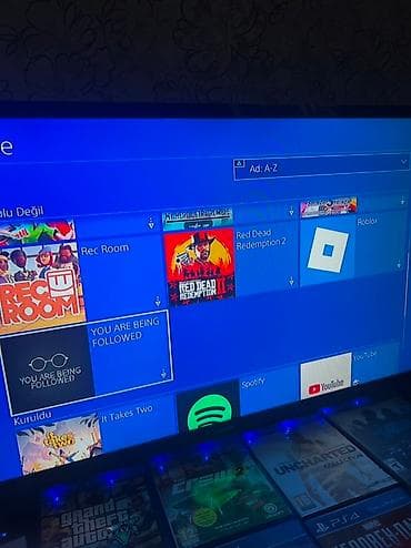 ps5 diskleri: Salam, Playstation 4 Slim satılır. Heç bir problemi yoxdur,cızıqı — 7