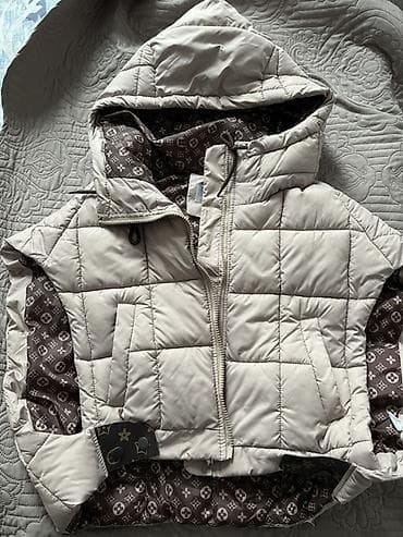 jiletler: Kapüşonlu qol­suz puff jilet, standart razmerdi. Bir nece defe — 1