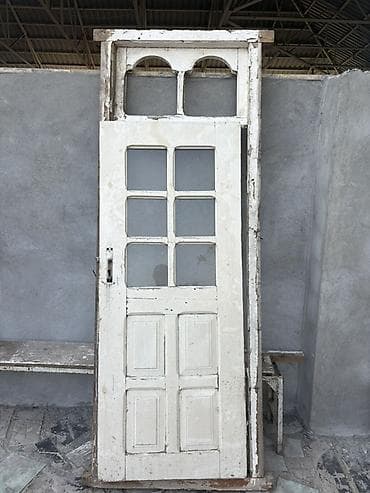 Ümümi Uzunu 2.40 eni 85 Klassik dizaynlı taxta qapı və üst transom