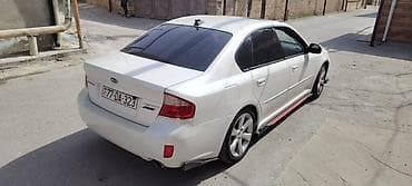 satdiq uaz: Subaru Legacy (sedan), ağ rəng, tam ölçülü sedan kuzovu — 7