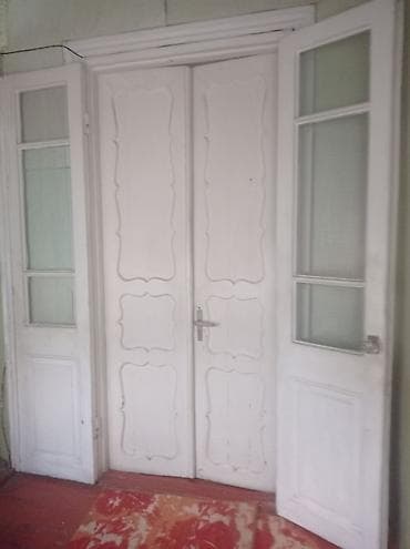 ikinci el qapi: Ağ rəngdə klassik taxta ikiqat otaq qapısı dəst — 1