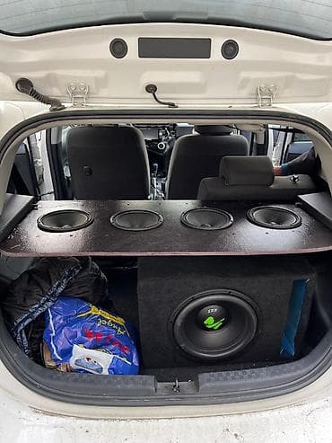 passat b5 ekran: Avtomobil üçün tam audio sistemi komplekti Komplektdə: - Subwoofer — 2