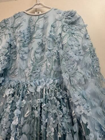 çiçəkli ətəklər: Açıq Göy rəngli zərif ziyafət/gecə donu. 300 azna Elatusda tikilib, 1 — 4