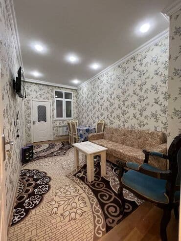 kiraye ev 7 mkr: Mənzil kirayə verilir. Həzi Aslanov metrosu, 22.7 mərtəbə, 3 otaq, 70 — 7