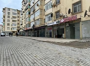 reklam ofisi: Masazırda yerləşən, kupçalı kommersiya obyekti. Xüsusiyyətlər: - — 1