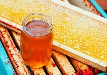 arı balı: Təbii arı balı və pətək balı - Şəkildə gördüyünüz arı çərçivəsindən — 1