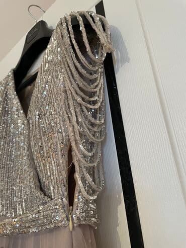 hind paltari: Uzun toy paltari. İdeal veziyyetdedi. Razmer S-M. Endirim var — 3