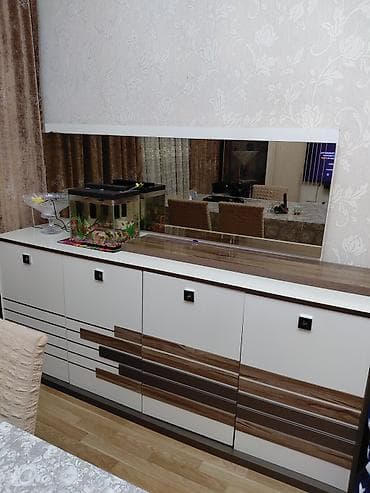 mebel ucuzluq: Qonaq otağı üçün mebel dəsti - Vitrin şkaf: Şüşə qapılı, üç səviyyəli — 3