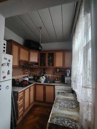 hovsanda satilan evler: Bakı, 5-ci mikrorayon, 3 otaqlı, Köhnə tikili, m. Memar Əcəmi, 65 kv. m — 9