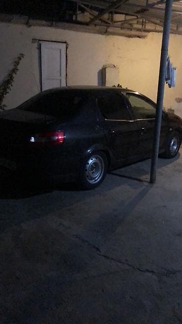 Iran Khodro : 1.6 l | 2013 il 150000 km Sedan