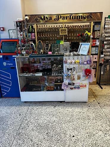 çərəz vitrinləri: Aksesuar və ətir üçün vitrin yeni düzəlib hər ikisidə az istifadə — 4