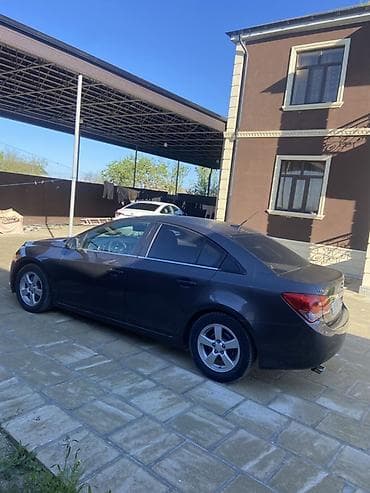 volkswagen golf 1 4 tsi: Chevrolet Cruze LT sedan - Kuzov: 4 qapılı sedan, qara/əlif rəng — 3